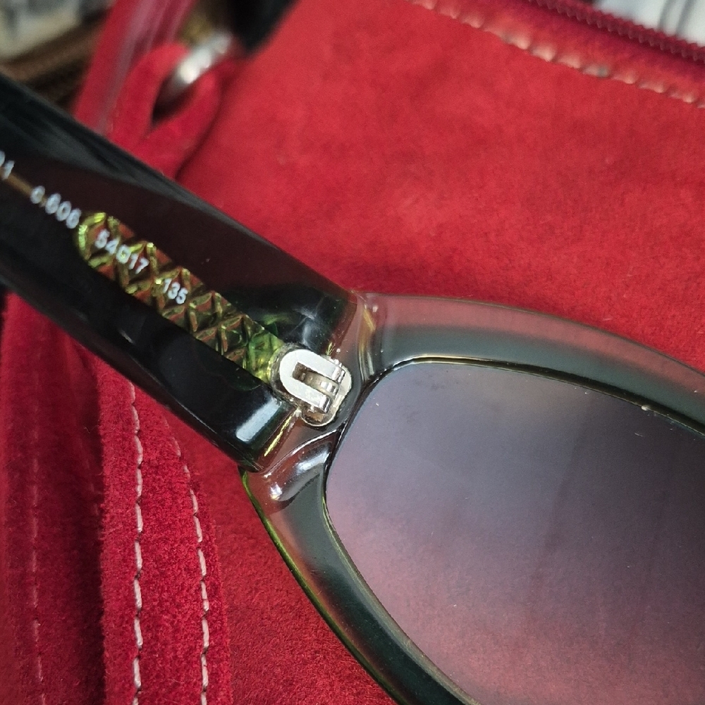 Authentic! Chanel Green / Blue/Sunglasses with Classic Design - Picture 6 of 10